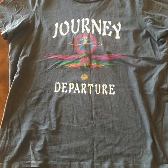 Bundle of 4 medium sized women/teen t-shirts - Picture 7 of 9